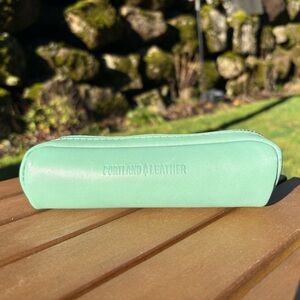 PORTLAND LEATHER Ballpark Pouch in MINT